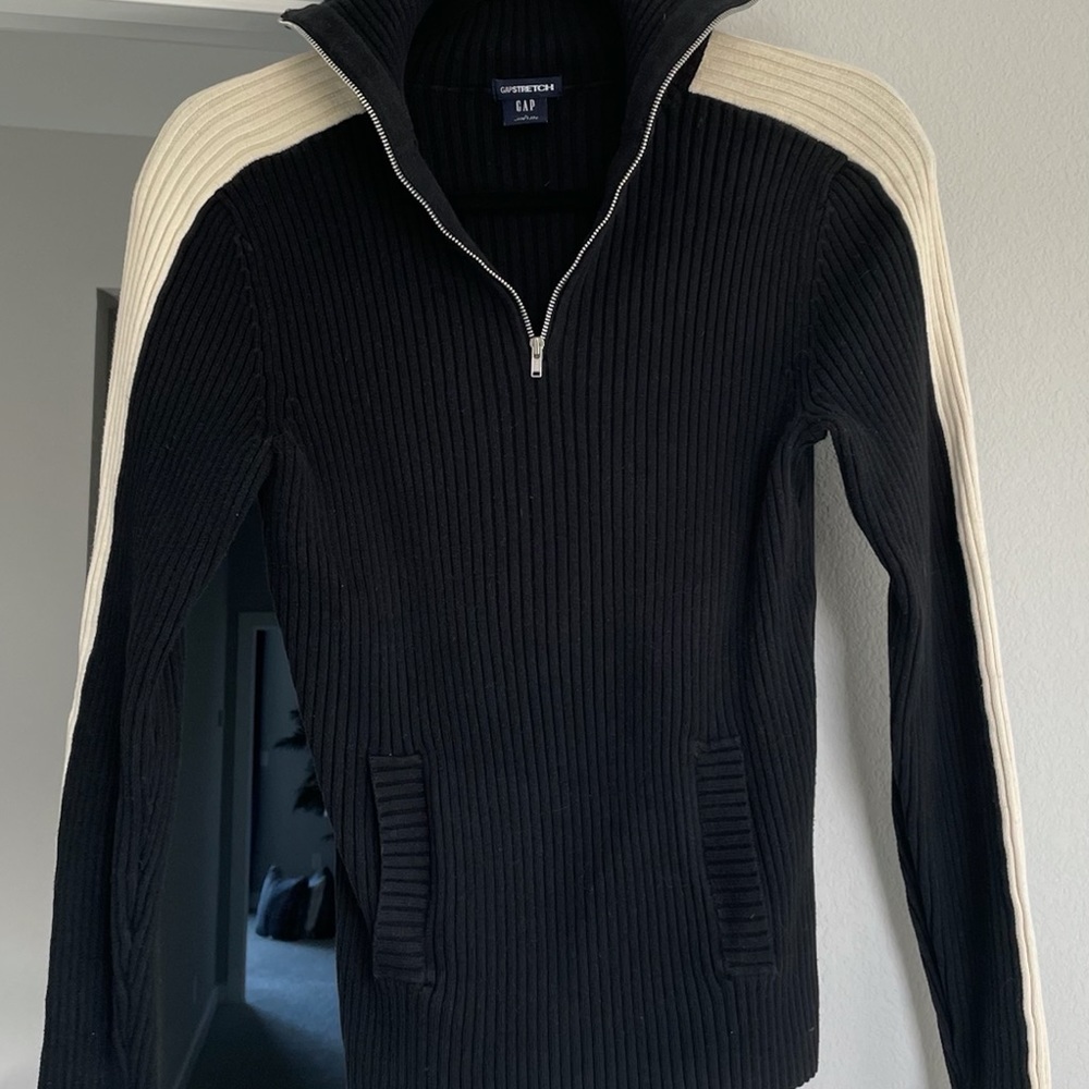 Gap Stretch zip up black sweater